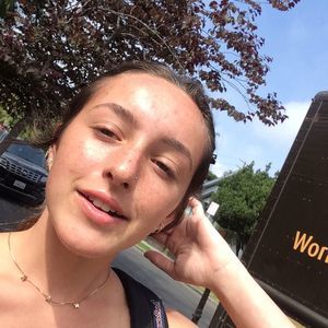 Meet your Posher, Olivia